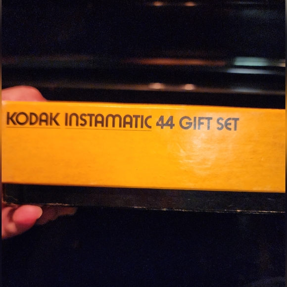 Vintage Kodak Instamatic 44 Camera in Original Box  (B) - Picture 5 of 5